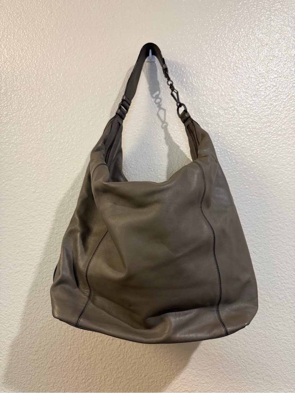 BOTTEGA VENETA Greige Gray Intrecciato Weave Hobo Bag